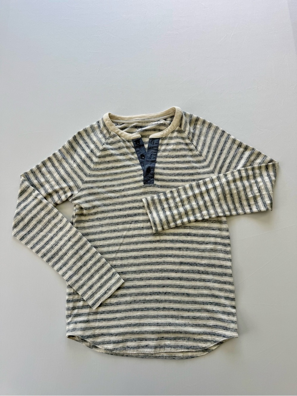 Express Striped Long-Sleeve Henley in Cream and Gray with Navy Placket